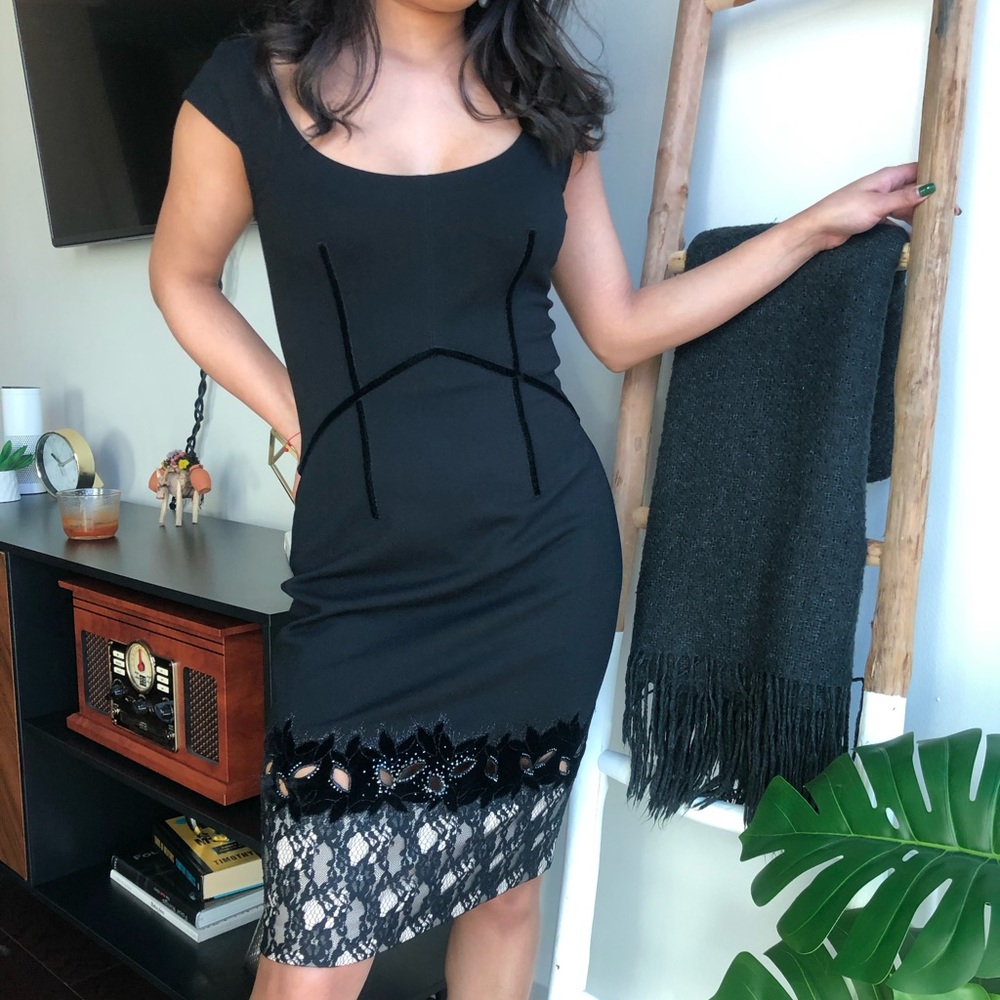 Beautiful Blumarine Detailed Black Midi Dress